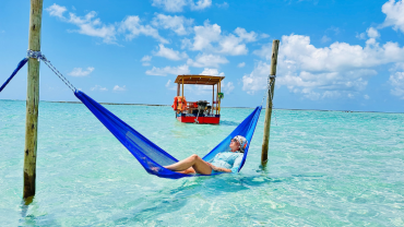 Passeio de lancha compartilhado para as piscinas naturais